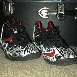 Nike LeBron 11 “Graffiti”  GS